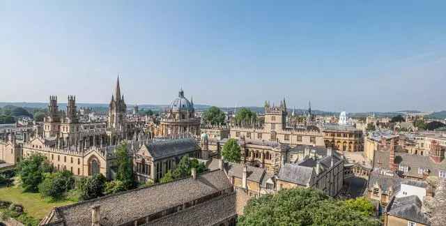 OXFORD SKYLINE WITH VIEW OF RADCLIFFE CAMERA, THE UNIVERSITY CHURCH AND THE SHELDONIAN THEATRE